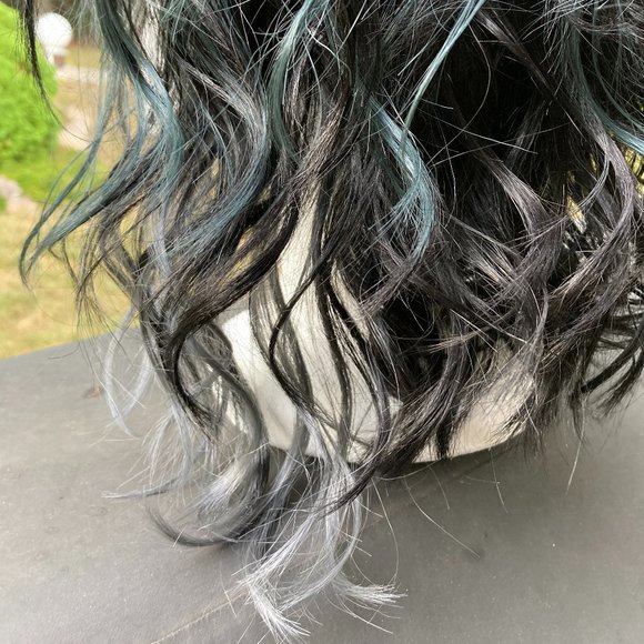 RENE OF PARIS, gorgeous wig, black-gray with a slight blue tint highlights - Picture 5 of 9